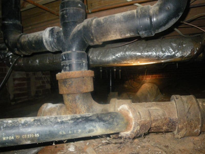 cast iron sewage pipe repair